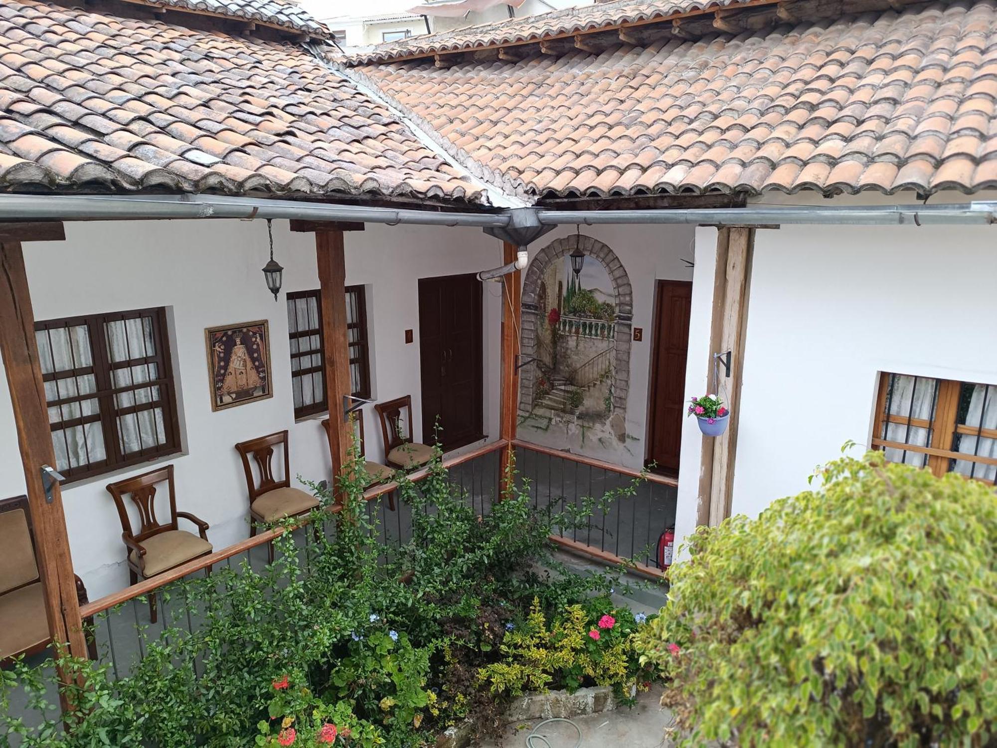 Hotel Colonial - Casa Francisco Quito Exterior photo